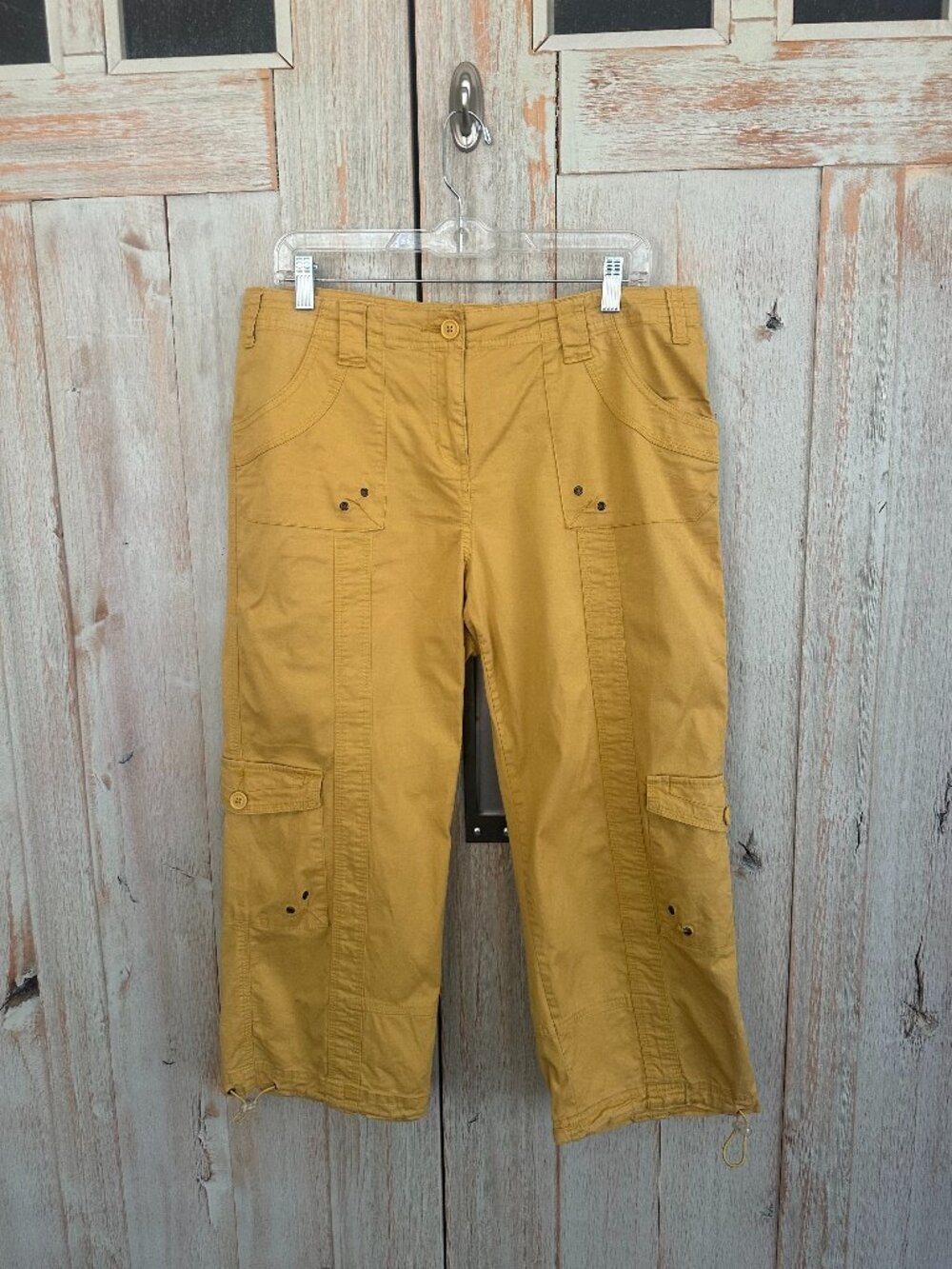 Style & Co/Macy's Gold Cargo Capri pants Size 12